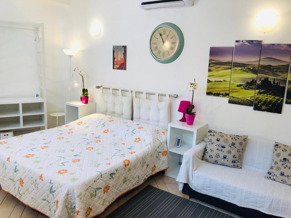 La Dolce Vita Studio With Free Private Parking Сієна Екстер'єр фото